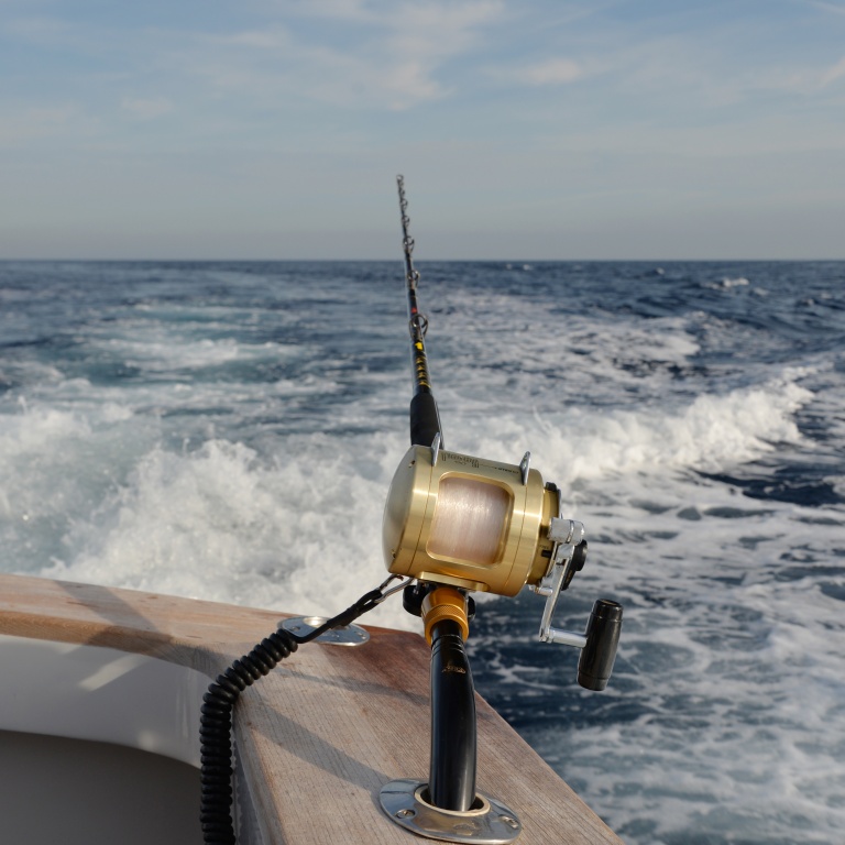 Canne 40 lb en action de traîne à 7 nœuds