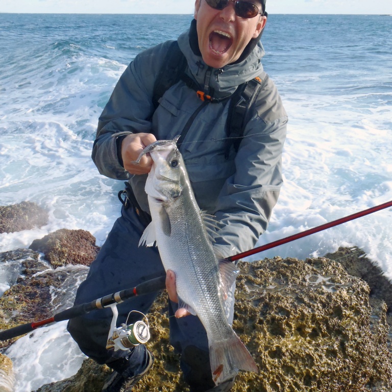 Joli bar pris avec un shad monté sur une tête plombée texane !