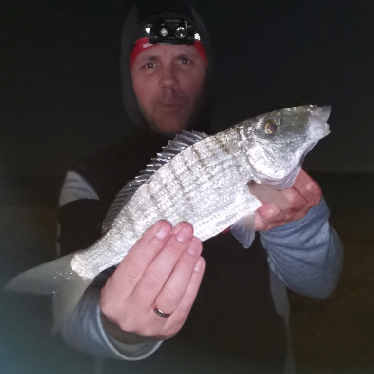 Le surfcasting light est parfait pour pêcher les marbrés hyper méfiants ! Le surfcasting light est parfait pour pêcher les marbrés hyper méfiants !