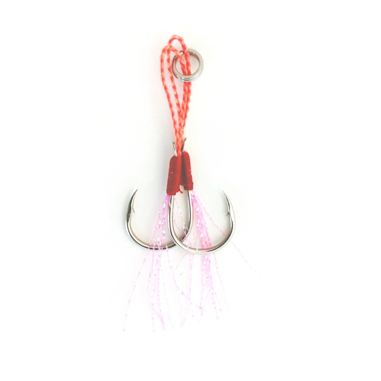 Assist hooks Blue Blue, dotés de filaments de tinsels. Taille M pour jigs de 15/30 g. Taille L pour jigs de 30/50g. Taille LL pour jigs de 50/70g