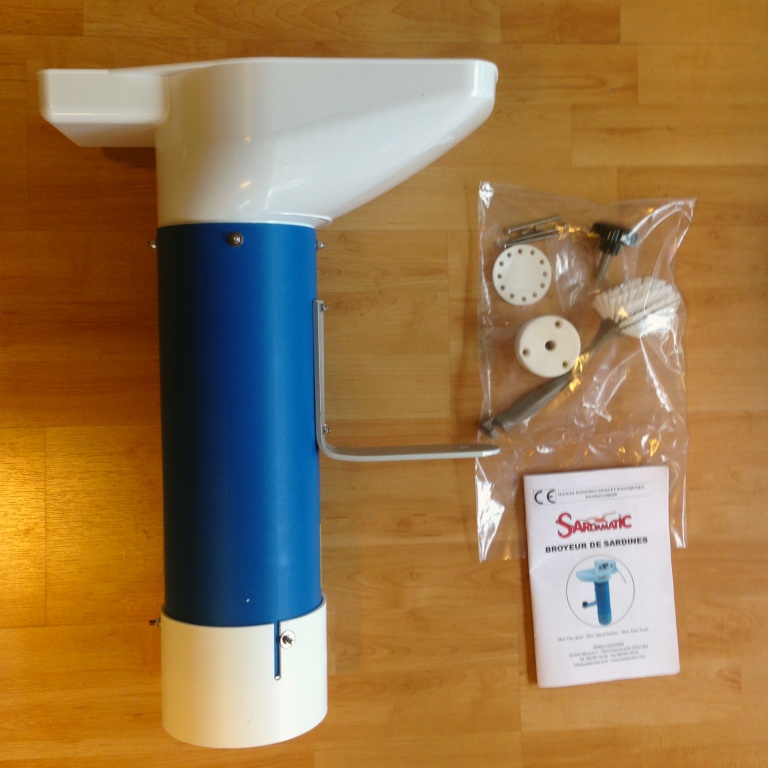 Broyeur de sardine Sardamatic, contenu du paquet Broyeur de sardine Sardamatic, contenu du paquet