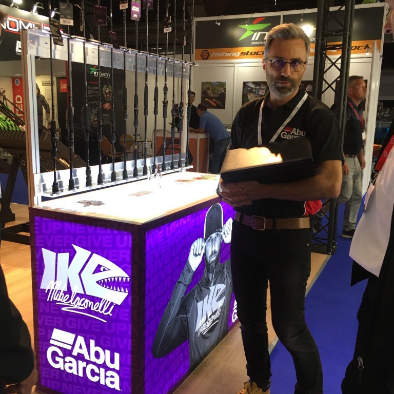 Une des nouvelles cannes Mike Laconelli, a gagné le prix de la meilleure canne, mais ça concerne plutôt la pêche en eau douce Une des nouvelles cannes Mike Laconelli, a gagné le prix de la meilleure canne, mais ça concerne plutôt la pêche en eau douce