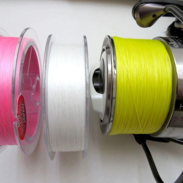 Disponible en trois couleurs (blanc, rose, jaune fluo) Disponible en trois couleurs (blanc, rose, jaune fluo)