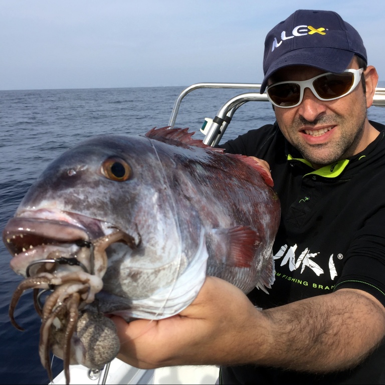 Frédéric Murier prise d'un Pagre avec Octopus Ball