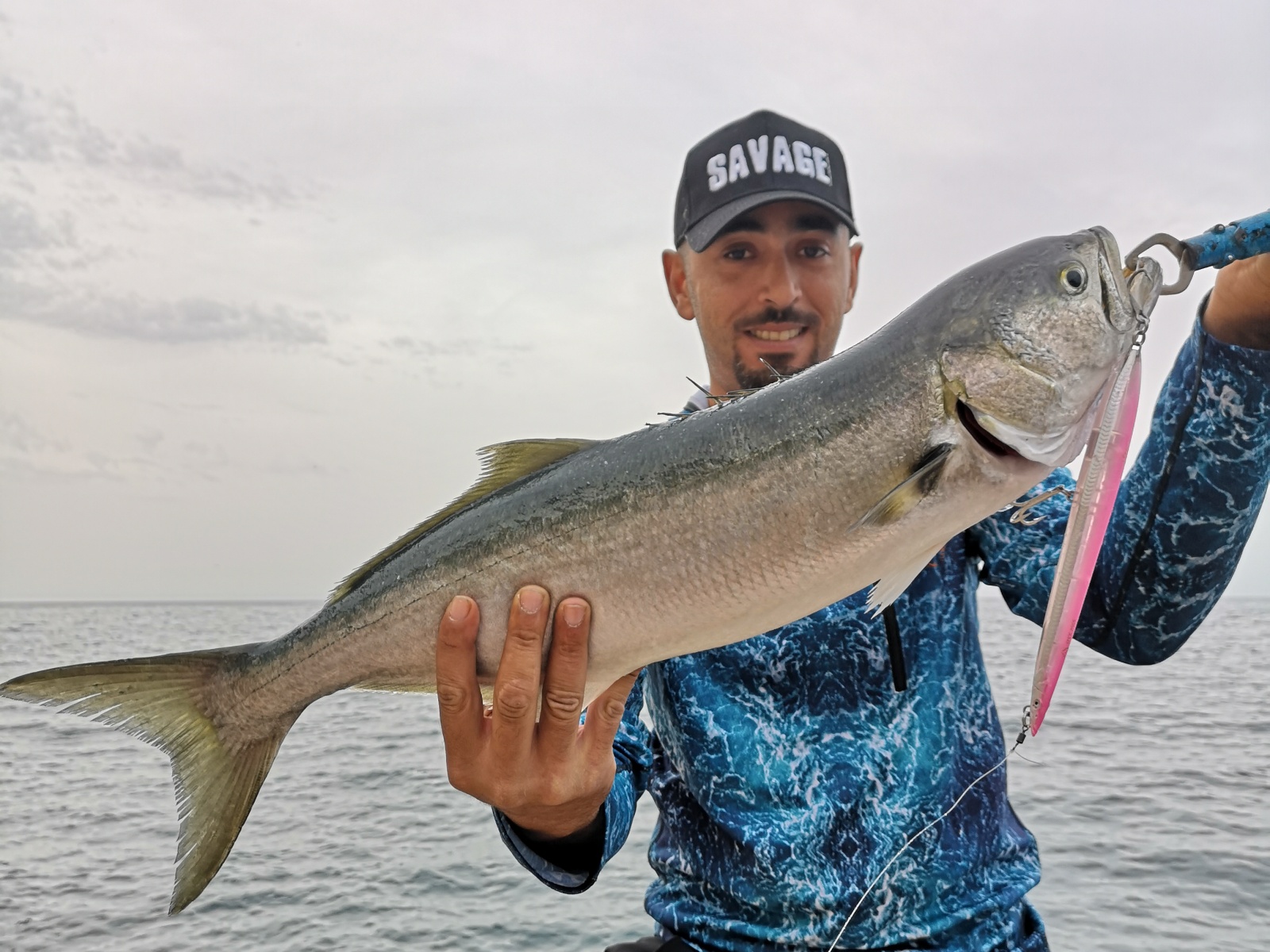 Magnifique tassergal pêché au Sandeel Surf Walker Savagear par Salim du team Savagear