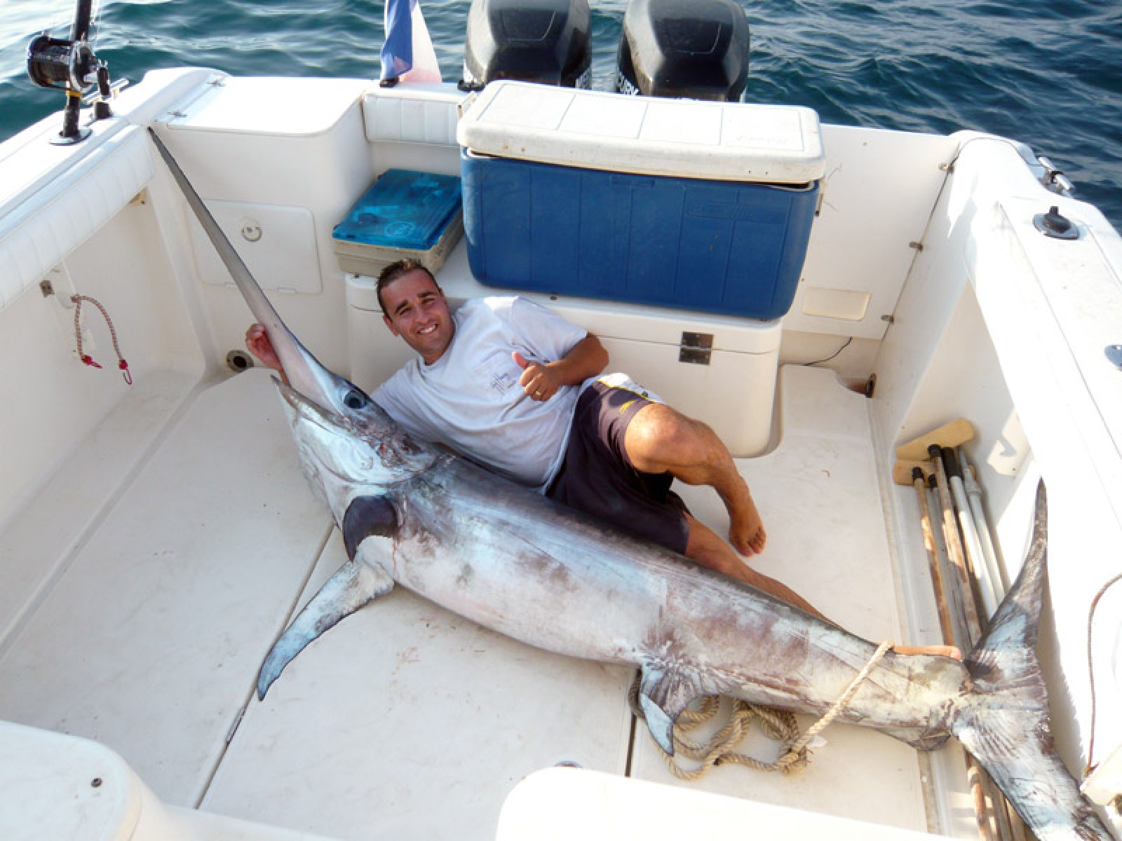 Jean-Christophe de la team Top-Fishing avec un très beau espadon.