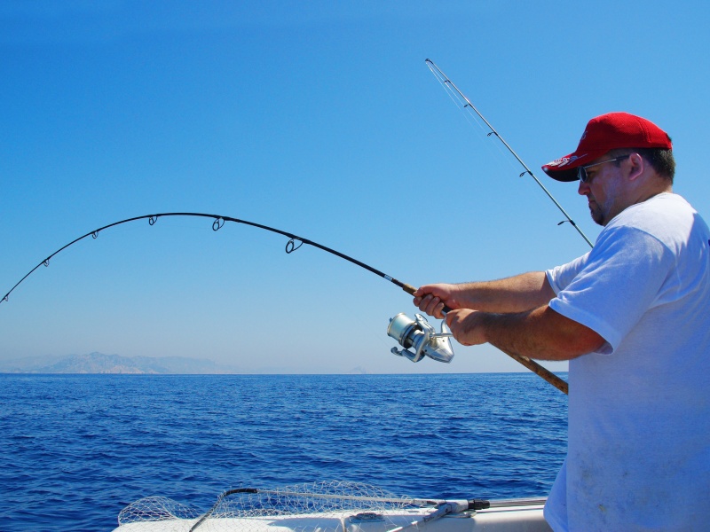 Comme sur cette photo, lorsqu’on utilise un assist hook, il suffit de fermer le pick up et de laisser la ligne se tendre pour que le poisson se ferre tout seul !