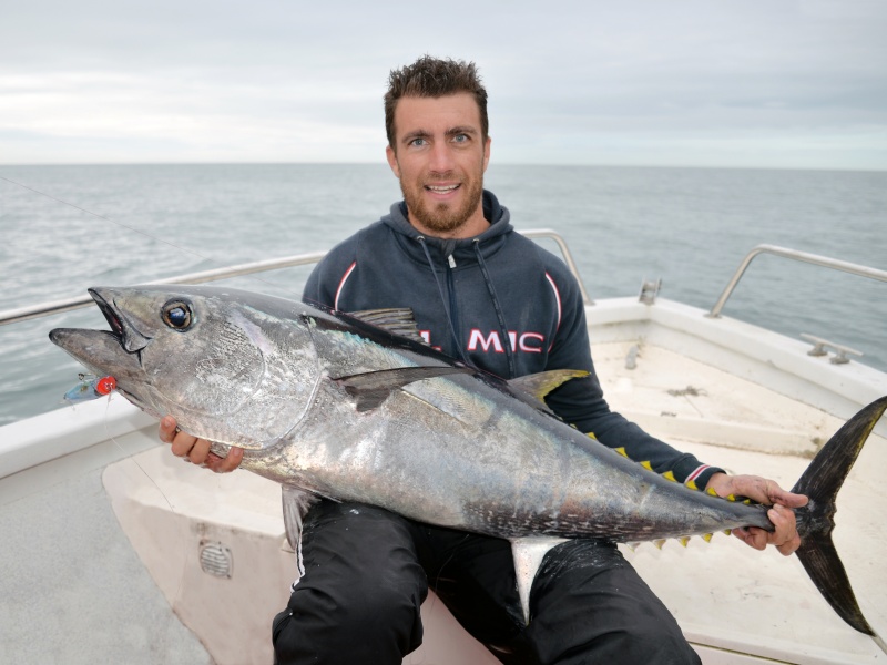 Premier thon pris au popper par ce pêcheur grâce au 3D Popper Premier thon pris au popper par ce pêcheur grâce au 3D Popper