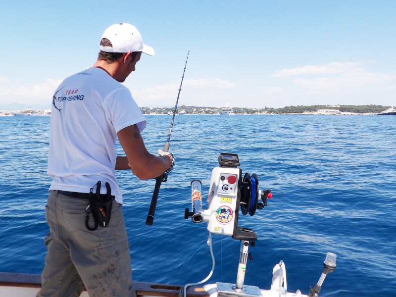 La canne n’a plus qu’à être posée dans son support pour être en action de pêche !