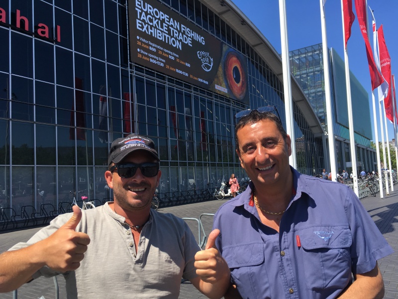 Daniel et Jérôme devant les portes de l'Efftex 2018 Daniel et Jérôme devant les portes de l'Efftex 2018