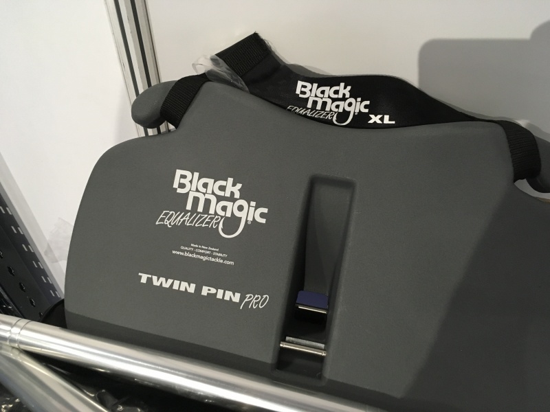 Le nouveau baudrier Black Magic, Twin Pin Le nouveau baudrier Black Magic, Twin Pin