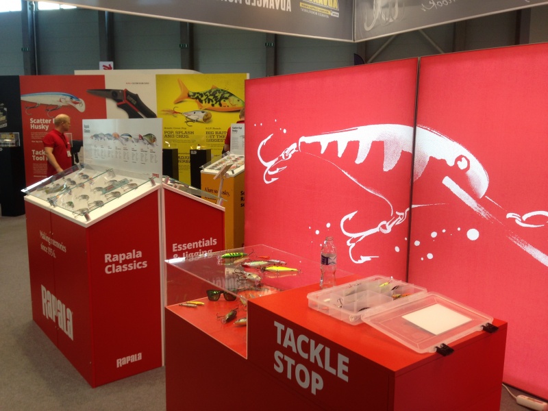 Le stand Rapala, avec beaucoup de place pour mettre en avant les leurres (petits)