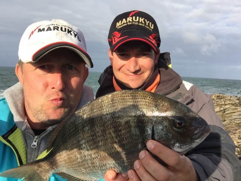 Guillaume Auger (à gauche) Marukyu France, en Iso Fishing