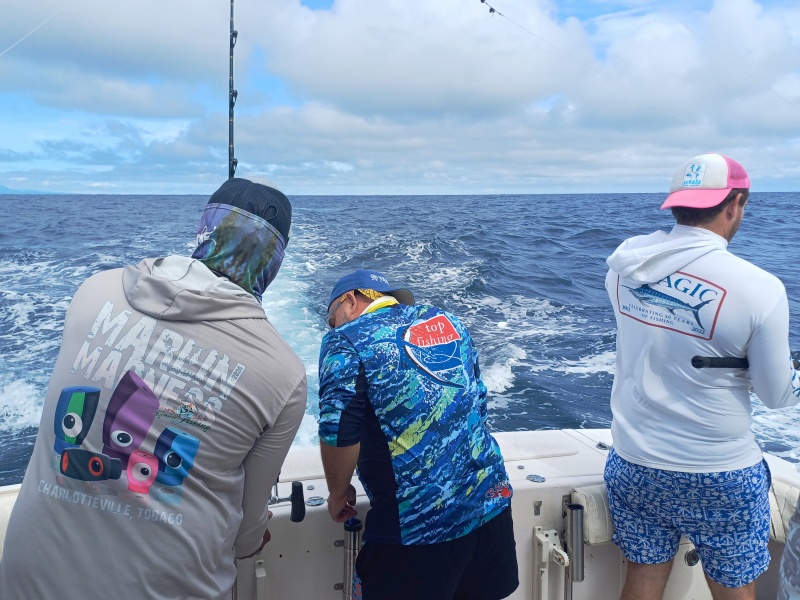 Action de pêche à la traîne à la recherche d'un wahoo. Action de pêche à la traîne à la recherche d'un wahoo.