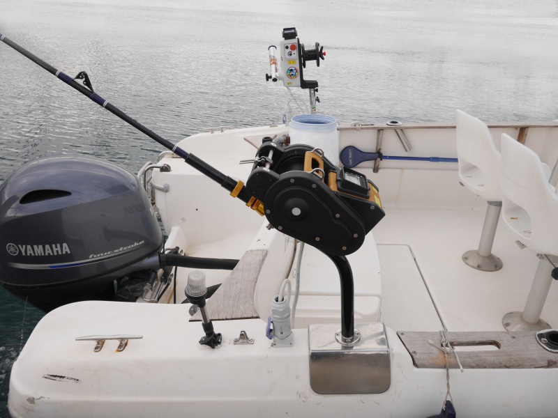 Le bateau du moniteur guide de pêche Fabien Harbers est équipé d’un treuil électrique XL 92 dont il utilise la fonction downrigger ainsi que d’un moulinet XL 611 digital pour les pêches en grandes profondeurs. 