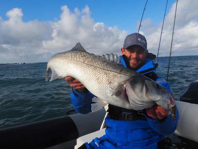 Bar de 3.5 kg au Black Minnow Bar de 3.5 kg au Black Minnow