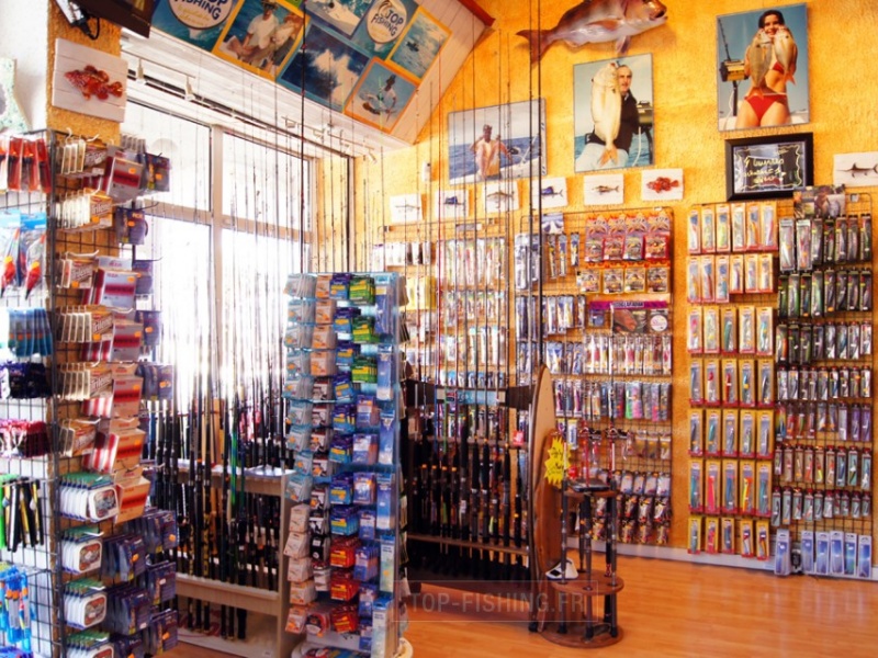 Le magasin Top Fishing de Sausset-les-Pins avant son réaménagement en 2013 (3) Le magasin Top Fishing de Sausset-les-Pins avant son réaménagement en 2013 (3)