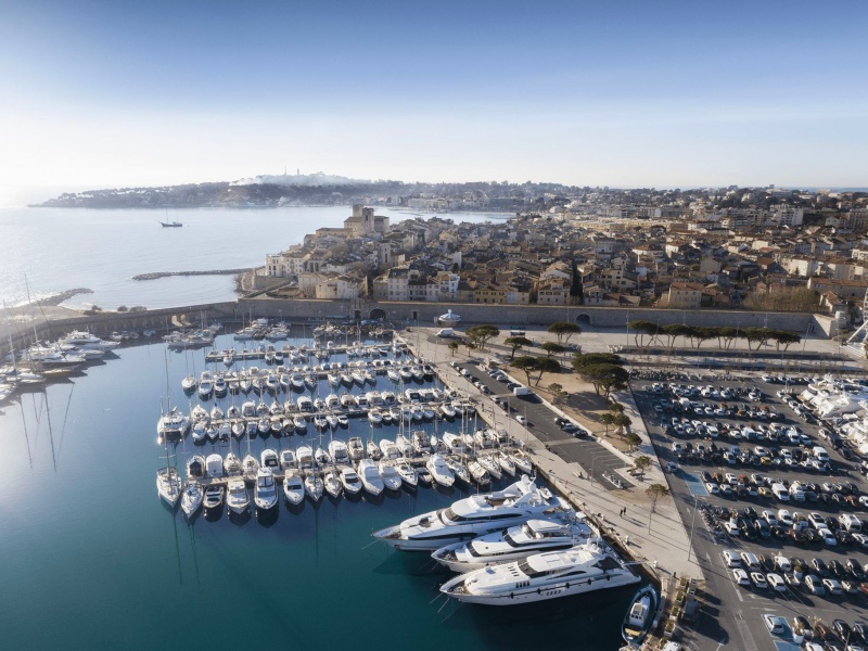 Vue du ciel, le Port Vauban montre l'étendu de sa superbe