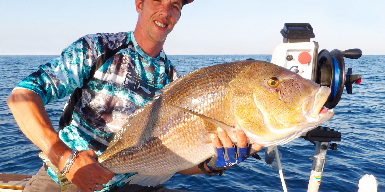 Magnifique denti pris au downrigger Kristal Fishing par le moniteur guide de pêche Fabien Harbers