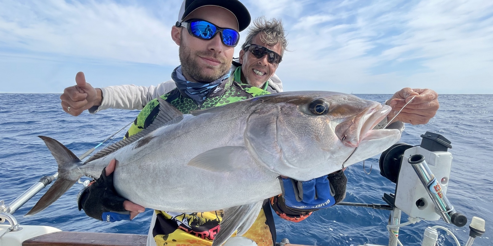 Magnifique sériole prise au downrigger par Tim grâce au moniteur guide de pêche Fabien Harbers !