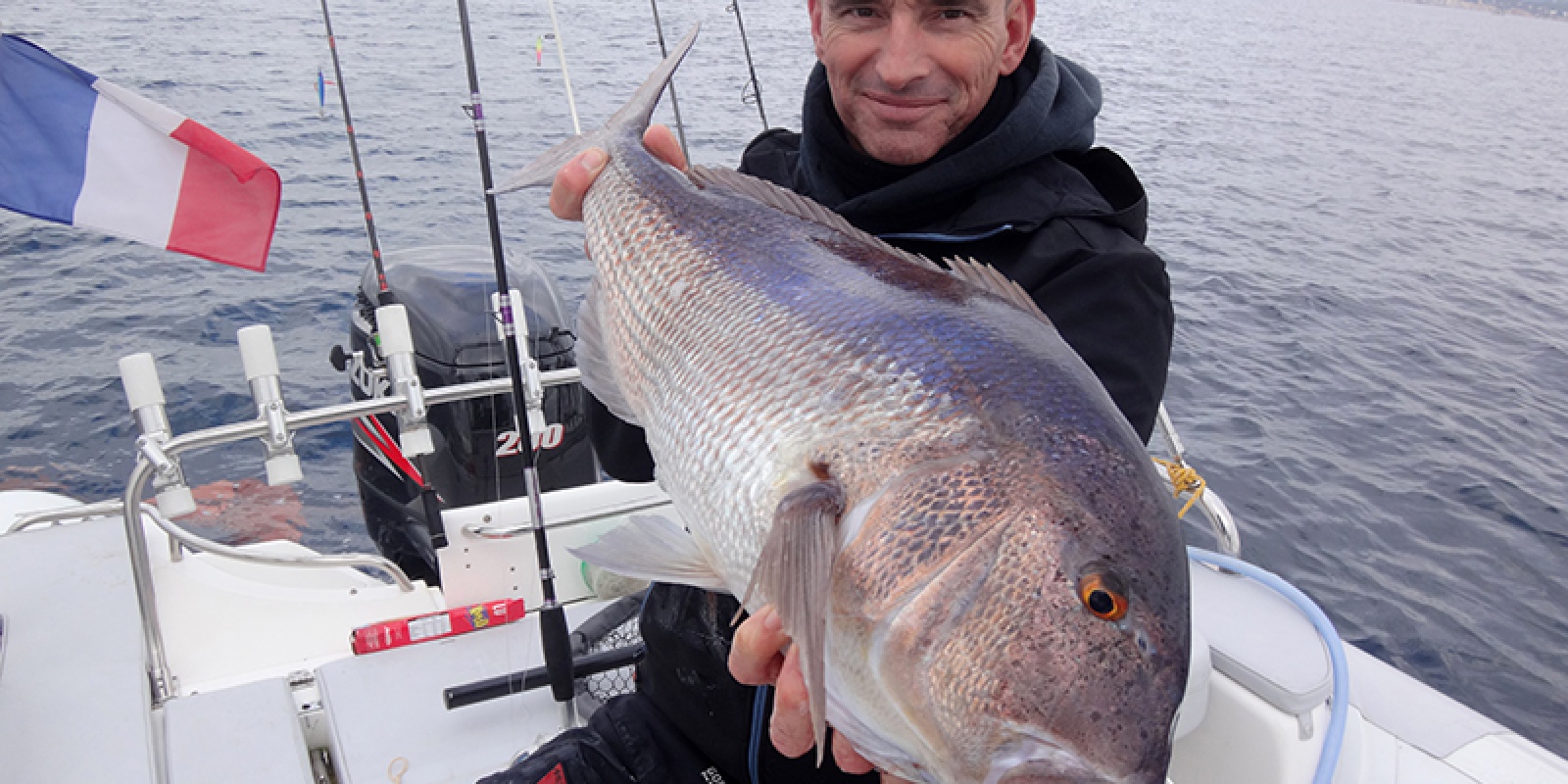 Magnifique denti pris par Philippe Canton avec un bas de ligne en FXR SEAGUAR 23/100 !