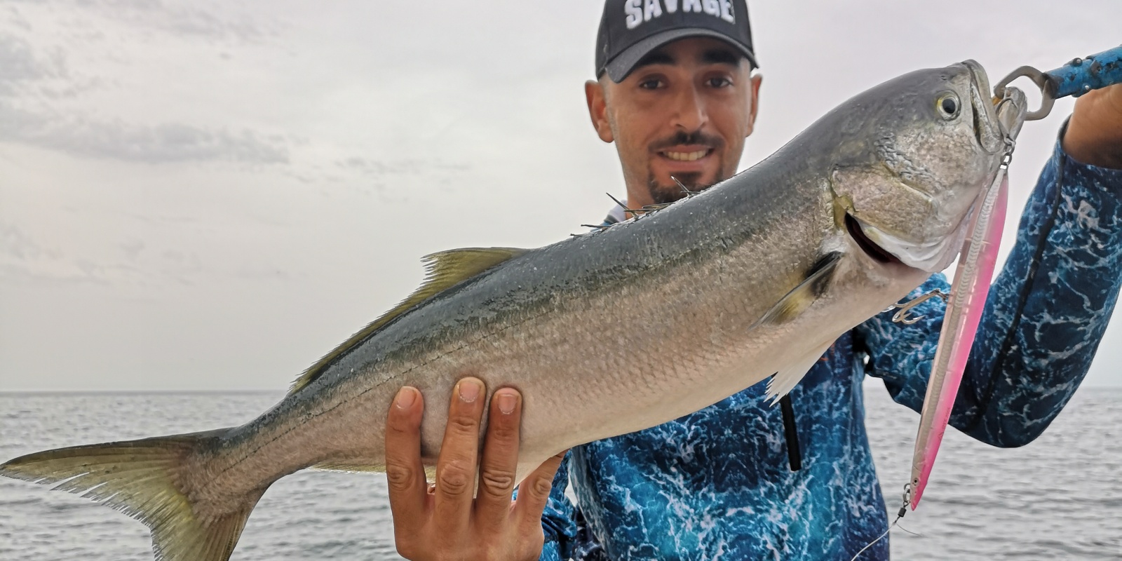 Magnifique tassergal pêché au Sandeel Surf Walker Savagear par Salim du team Savagear