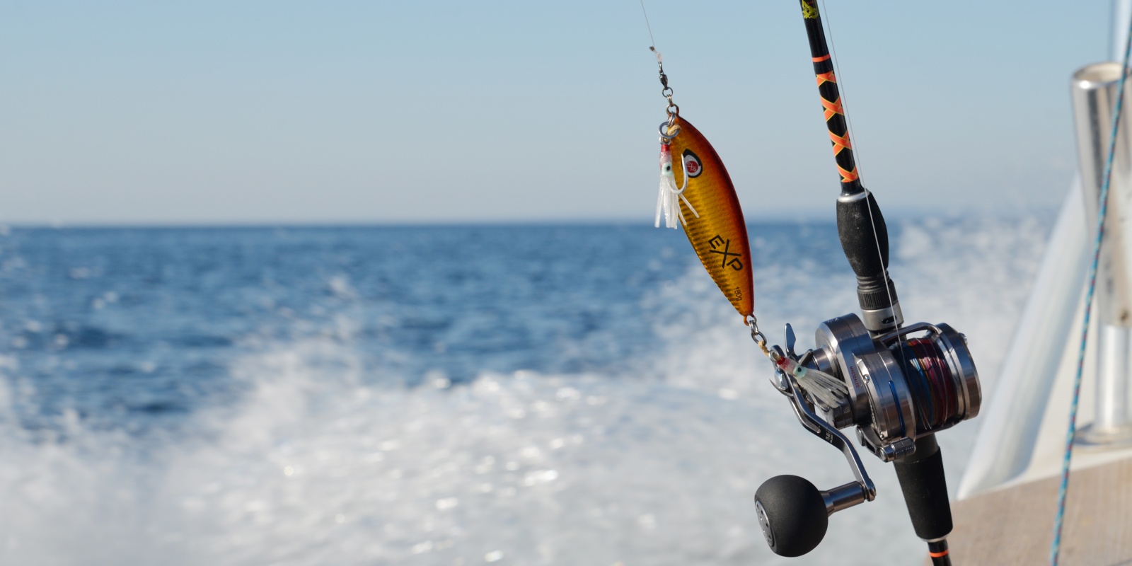 Très planant, le slow jig Funa est idéal pour les pêches profondes du merlu !