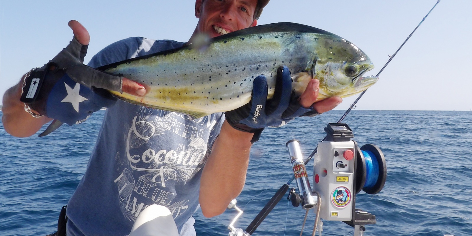 Fabien Harbers avec une coryphène prise au downrigger Kristal Fishing