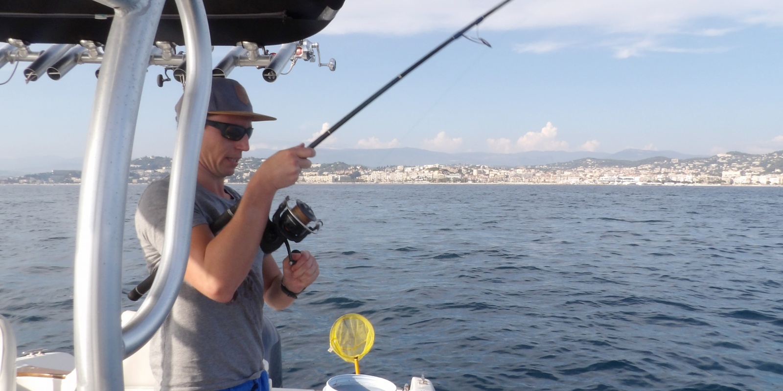 Le downrigger offre l'avantage de pouvoir combattre le poisson sans plombée et d'avoir ainsi beaucoup plus de sensations Le downrigger offre l'avantage de pouvoir combattre le poisson sans plombée et d'avoir ainsi beaucoup plus de sensations