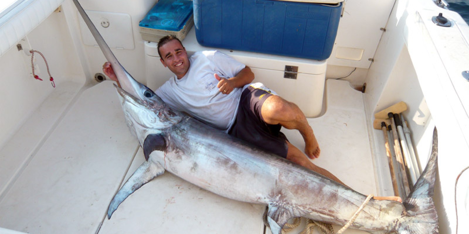 Jean-Christophe de la team Top-Fishing avec un très beau espadon.