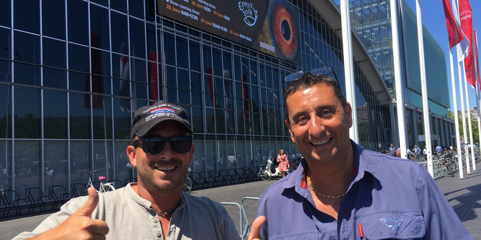 Daniel et Jérôme devant les portes de l'Efftex 2018 Daniel et Jérôme devant les portes de l'Efftex 2018