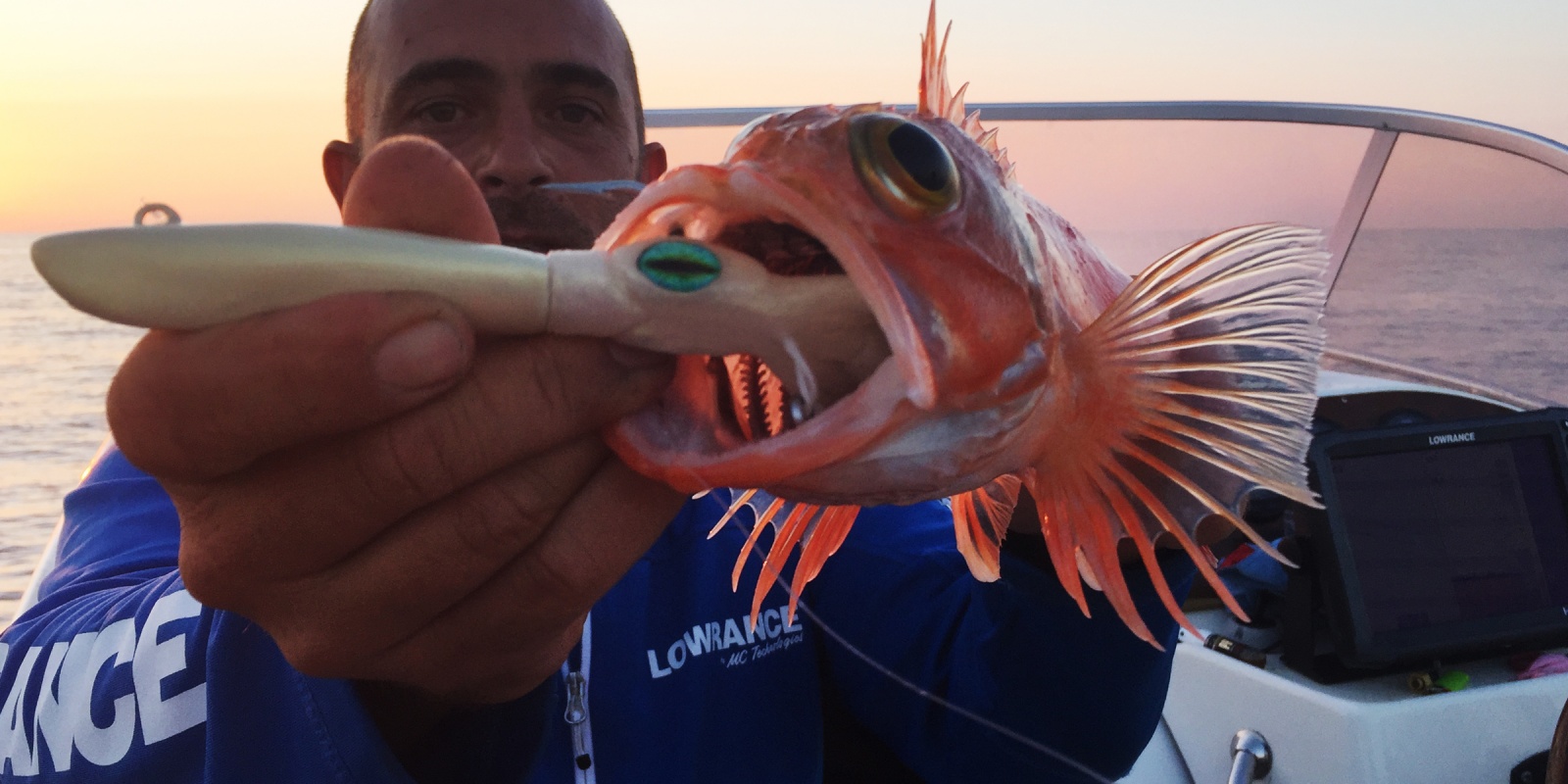 Jérôme Carlier, membre de la Team avec un joli sébaste pêché au Chacoger Jérôme Carlier, membre de la Team avec un joli sébaste pêché au Chacoger