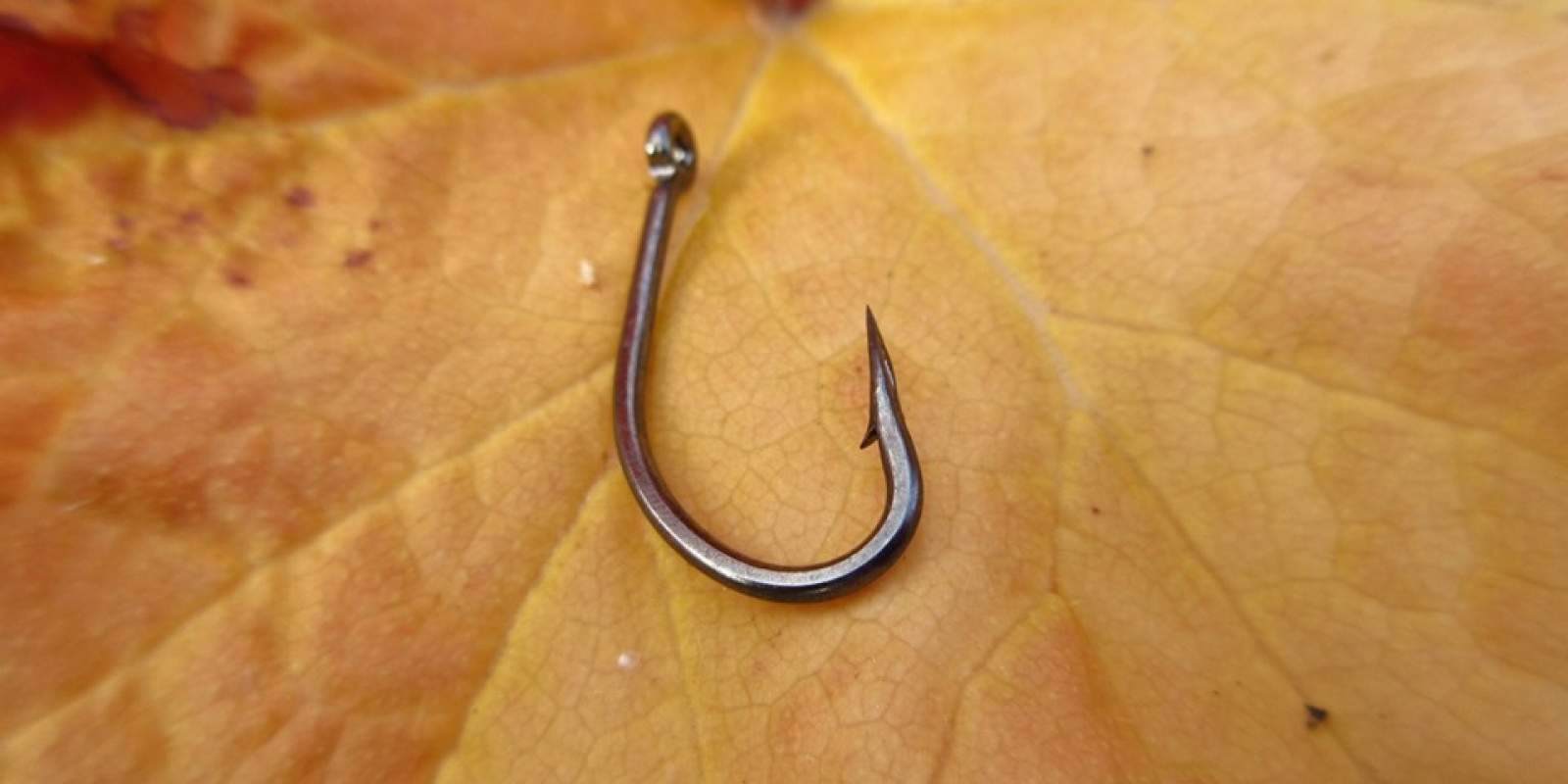 Avec ses hameçons triples particulièrement réputés chez les pêcheurs de très gros poissons Avec ses hameçons triples particulièrement réputés chez les pêcheurs de très gros poissons