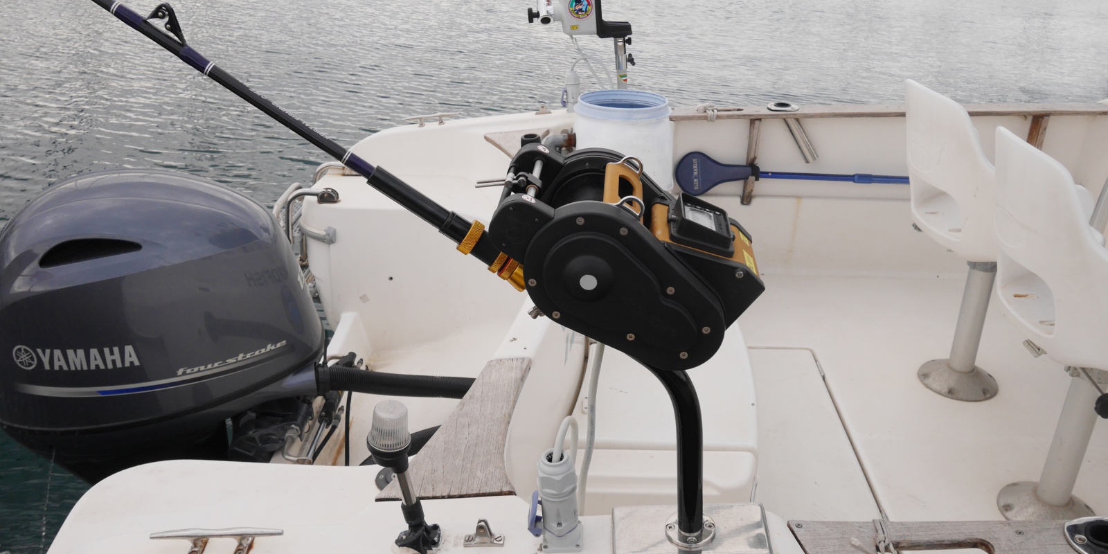 Le bateau du moniteur guide de pêche Fabien Harbers est équipé d’un treuil électrique XL 92 dont il utilise la fonction downrigger ainsi que d’un moulinet XL 611 digital pour les pêches en grandes profondeurs. 