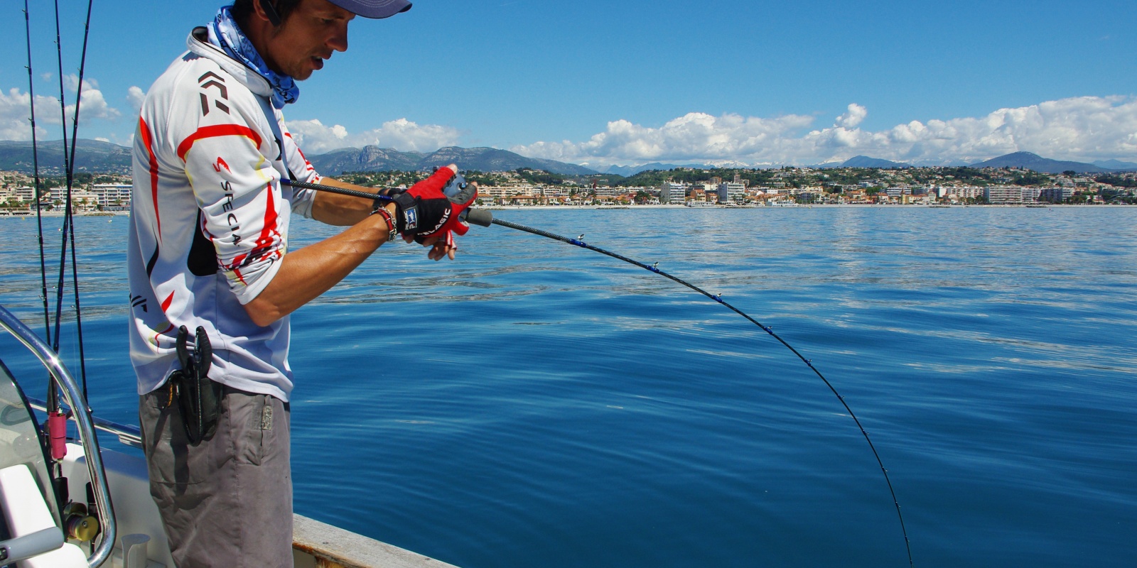 En slow jigging, il est fréquent que le sabre attaque lors d’un long fall