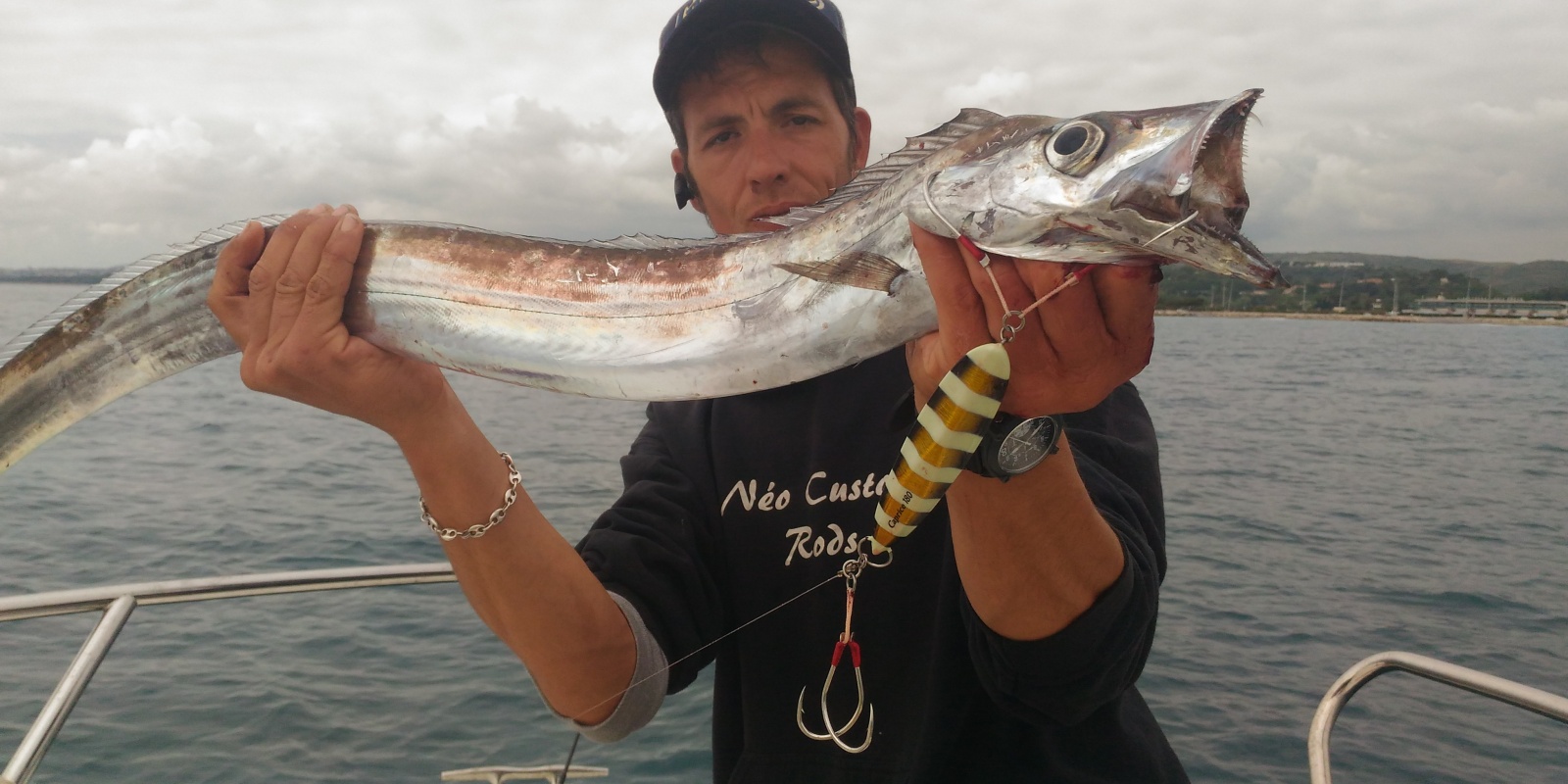 Magnifique sabre touché avec un slow jig Caprice Evergreen ! Magnifique sabre touché avec un slow jig Caprice Evergreen !