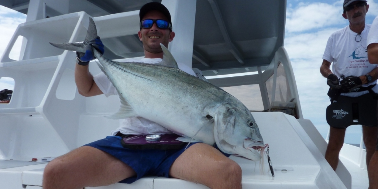 Jérôme avec une Carangue Jérôme avec une Carangue