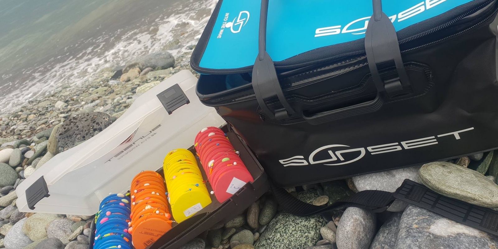 Spécialisée dans les pêches en mer aux appâts naturels en bateau, du bord et en surf-casting,