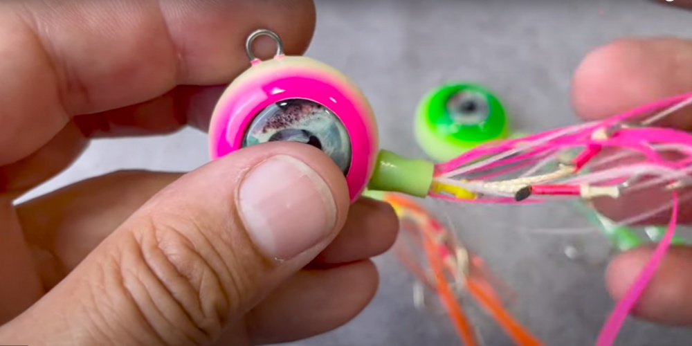 Le madaï jig Crazy Head Tunita peut passer d’une configuration JUPE FIXE à une configuration JUPE ARTICULÉE ! Le madaï jig Crazy Head Tunita peut passer d’une configuration JUPE FIXE à une configuration JUPE ARTICULÉE !