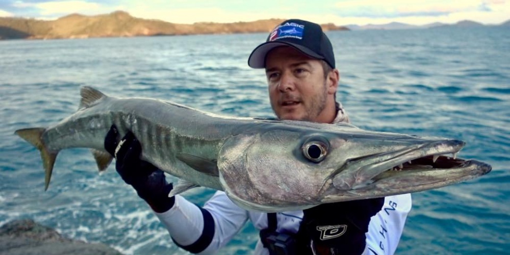 Dennis Verreet avec un barracuda très longiligne, en Australie, fin 2017 Dennis Verreet avec un barracuda très longiligne, en Australie, fin 2017