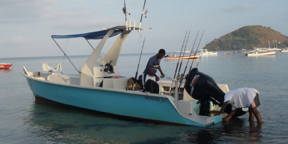 Préparation du bateau avant la pêche Préparation du bateau avant la pêche