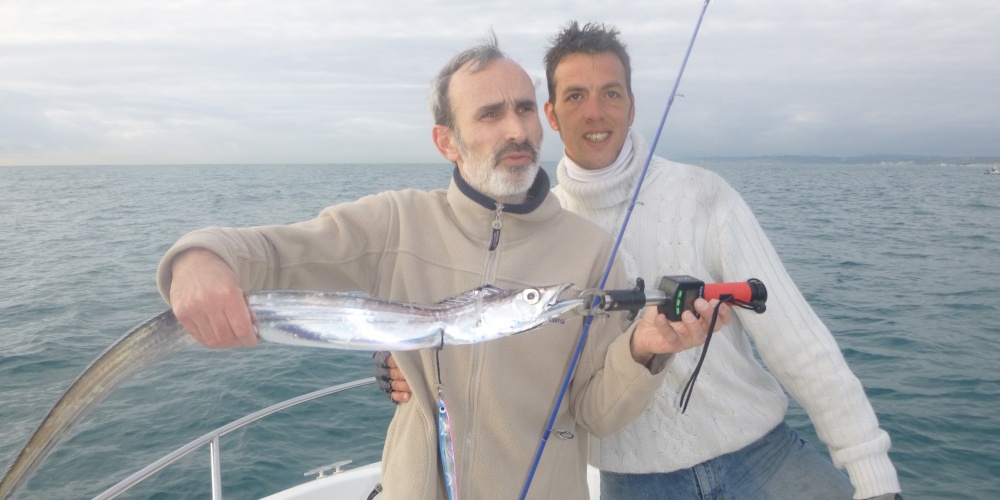Sabre pris en speed jigging sur un Blue Flame Maria avec le moniteur guide de pêche Fabien Harbers