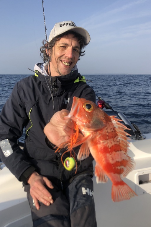 Sébaste pris au madaï jig par plus de 120 m de fond avec l’Amazing Top Fishing