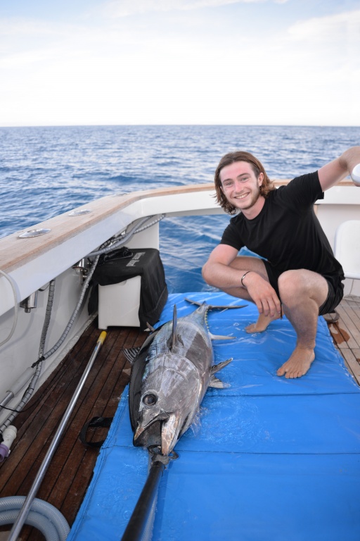 Une bonne fishgrip permet de tracter de beaux thons rouges dans le bateau pour décrochage avant la relâche !