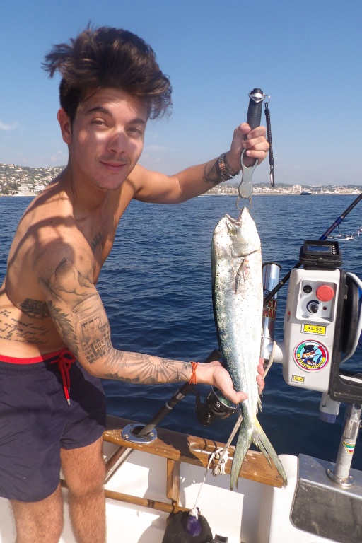 Très polyvalent, le downrigger permet aussi de pêcher les coryphènes !