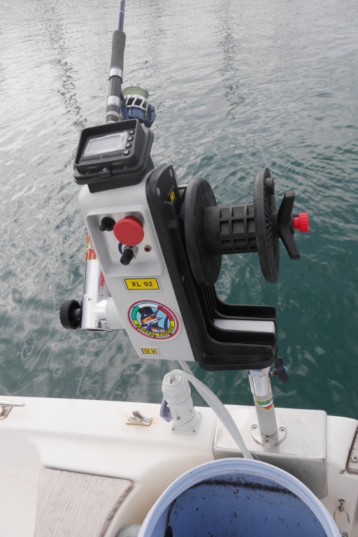 Le treuil XL 92 peut servir comme downrigger pour la traine lente avec un calamar Le treuil XL 92 peut servir comme downrigger pour la traine lente avec un calamar