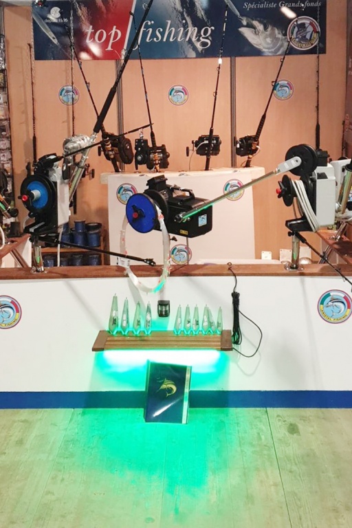 Un décor avec tous les appareils et moulinet électriques Kristal Fishing Un décor avec tous les appareils et moulinet électriques Kristal Fishing