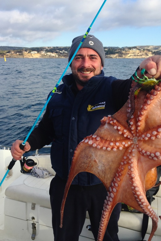 Jérôme Carlier, teste le nouveau Smash Crab signé Chasebaits, sa canne Italcanna Tataki Squid n'est jamais loin