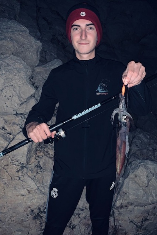 Lucas Chappaz, team Top Fishing, calamar pris avec une Italcanna Clipper
