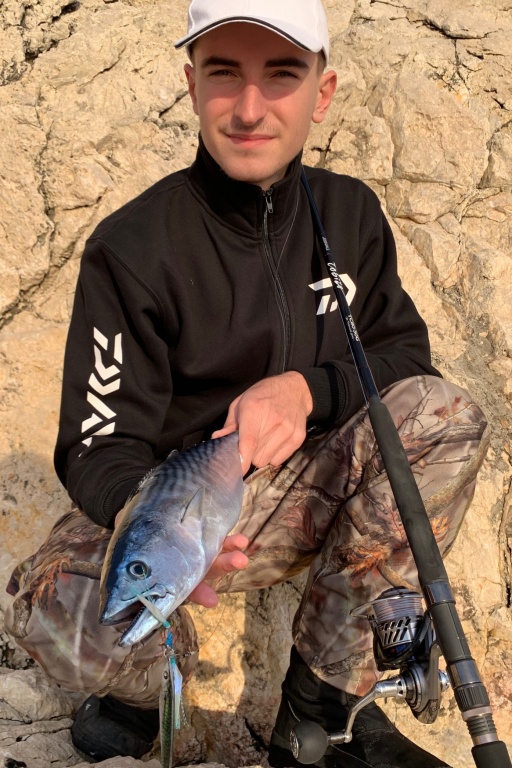 Très belle pélamide du bord, Lucas Chappaz dans le Var au casting jig Natural Colors